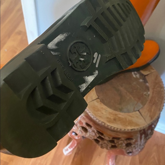 Super Rare Tory Burch Rain Boots Size 8.5 Orange Green - Picture 10 of 10